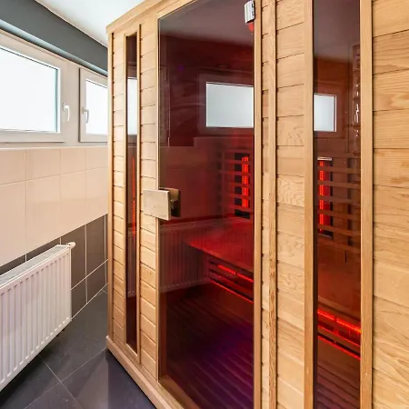 Modern In With Indoor Pool Dom wakacyjny *