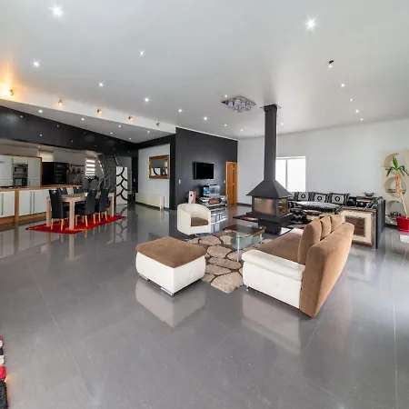Modern In With Indoor Pool 度假居 韦尔维耶