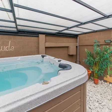 Dom wakacyjny Modern In With Indoor Pool Verviers