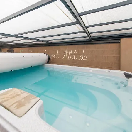 Modern In With Indoor Pool 度假居 韦尔维耶