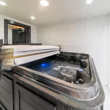 Modern In With Indoor Pool *