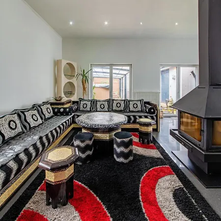 Dom wakacyjny Modern In With Indoor Pool Verviers